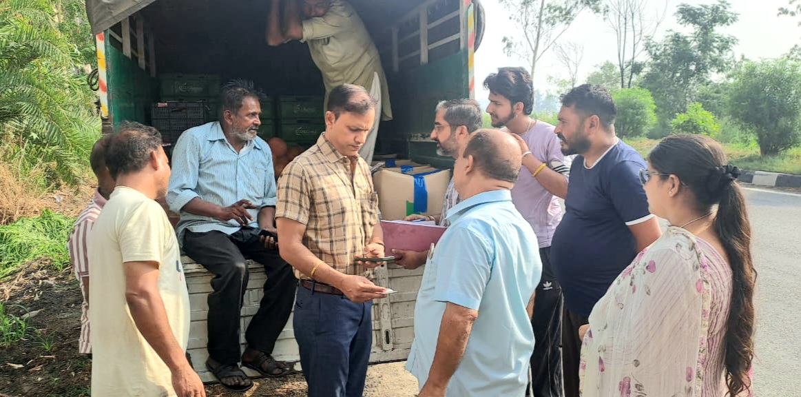 A total of 15 samples including seasonal fruits, biscuits, sauces, cakes etc. were collected by the District Health Officer and Food Safety Team.